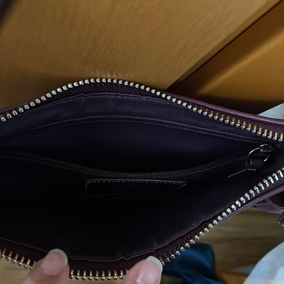 Sold!!!!!!  Early 2000s Coach shoulder bag - Picture 6 of 6